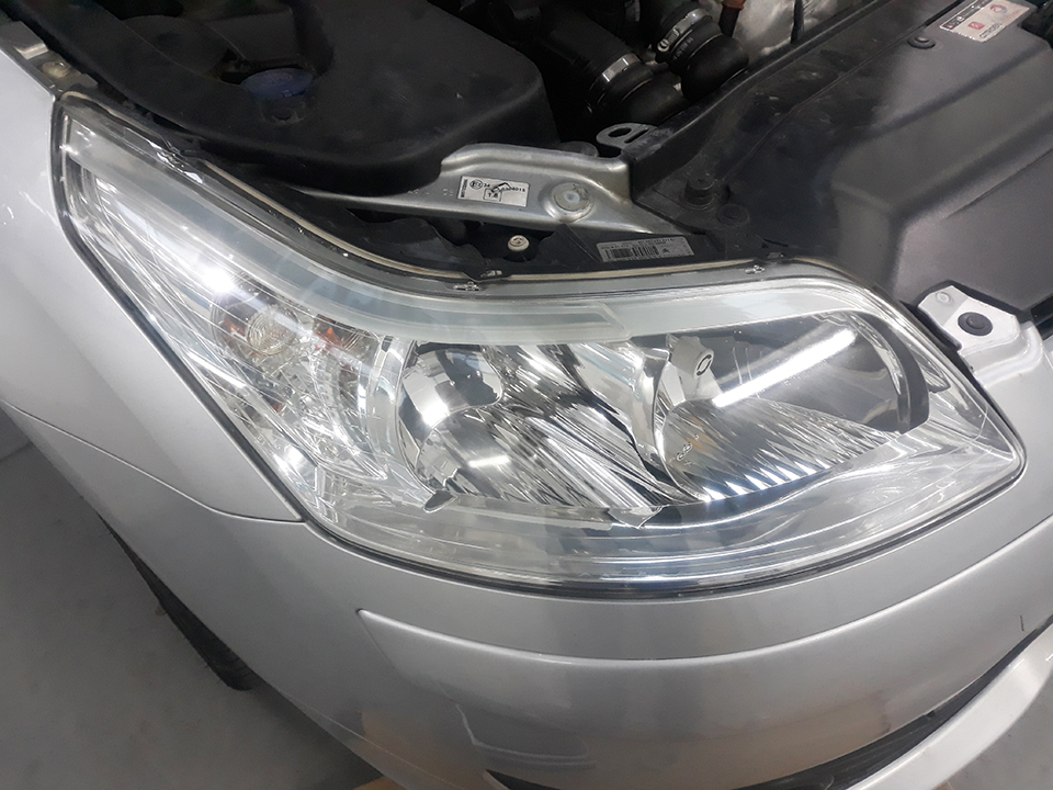 Polimento de faróis